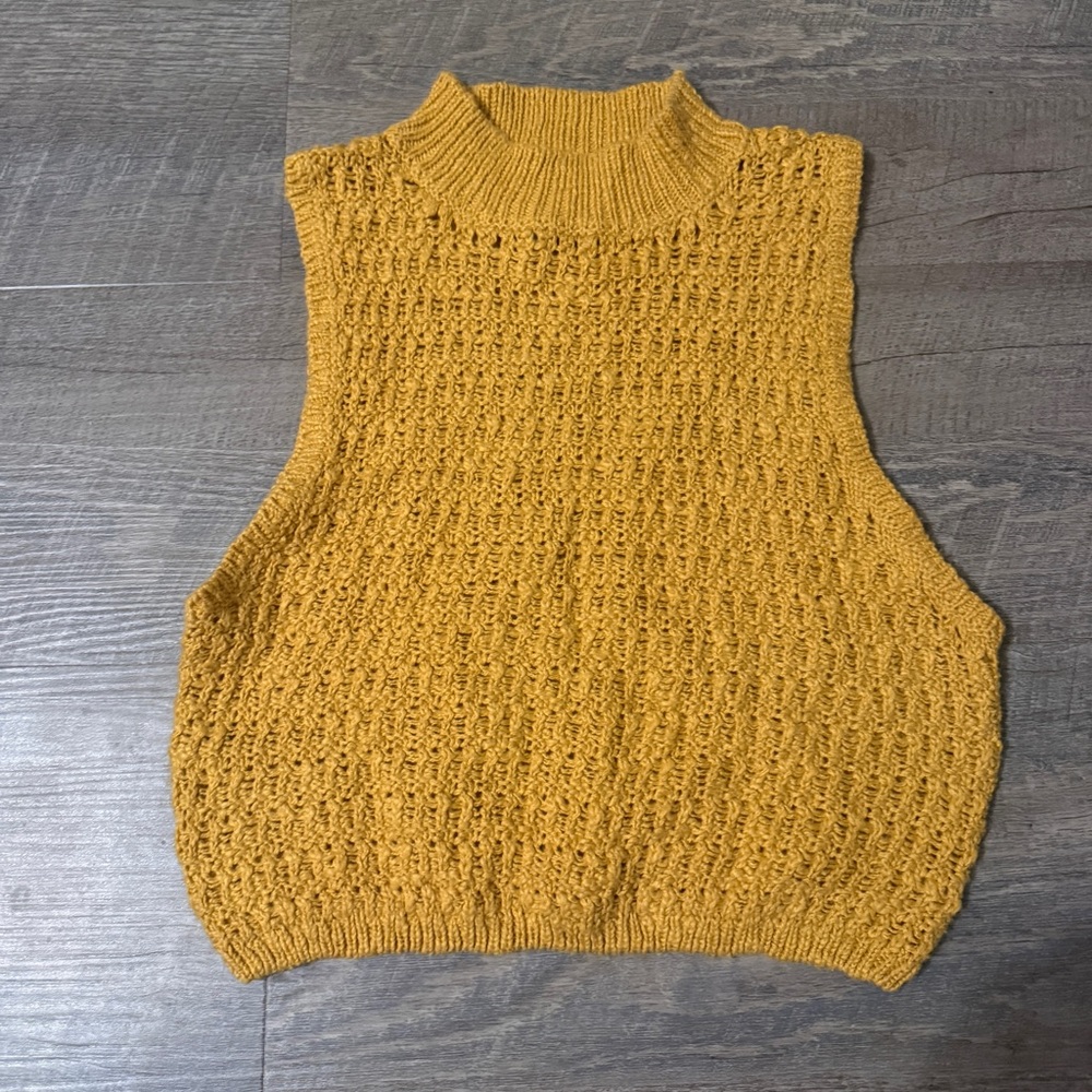 Billabong Mustard sleeveless Sweater